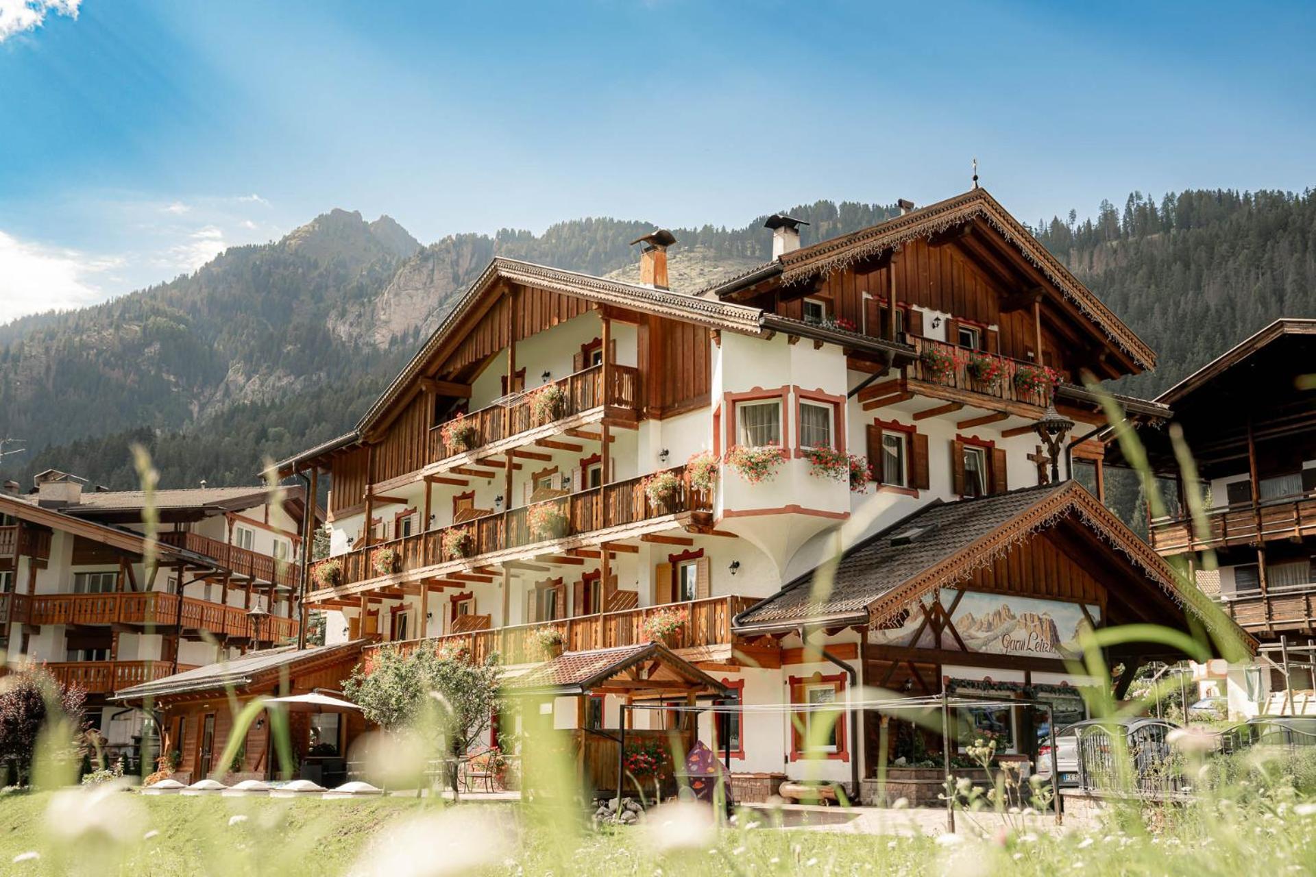 カンピテッロ・ディ・ファッサ Garni Letizia Bed & Breakfast エクステリア 写真